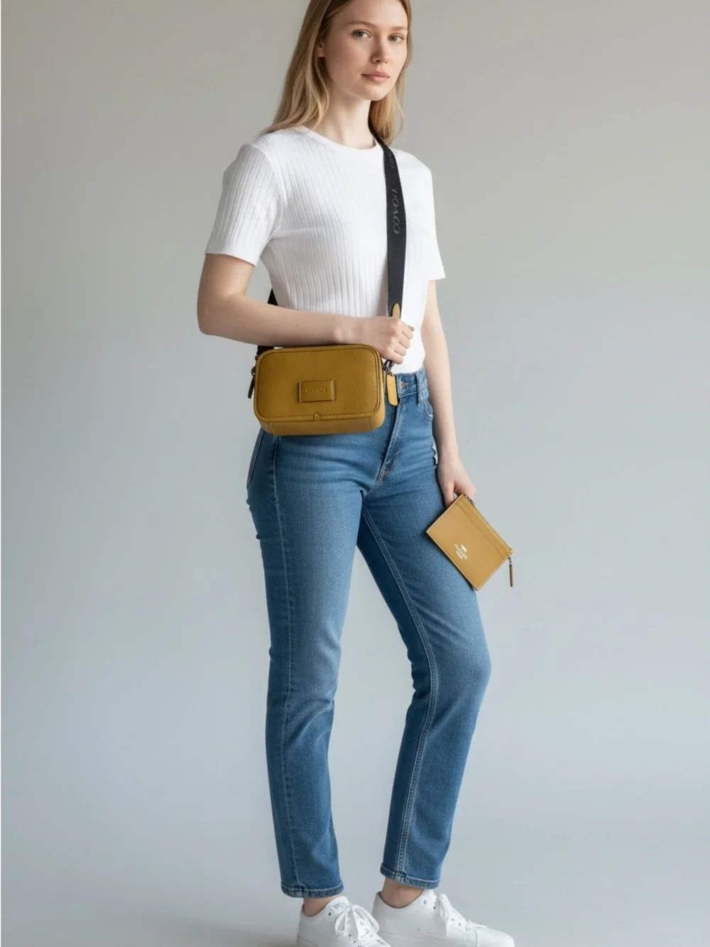 Coach Men’s/Women’s Mustard Leather Crossbody with Black Strap and Card Case